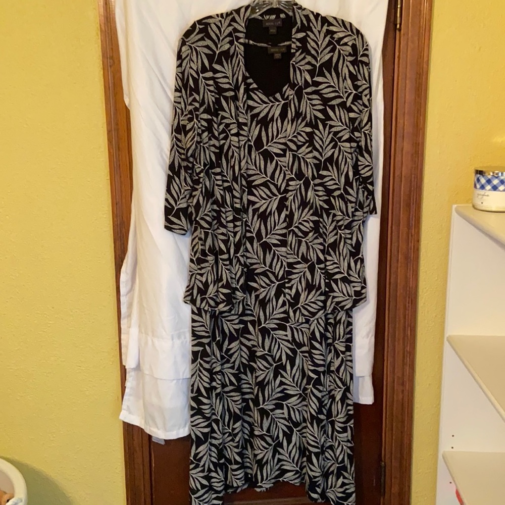 Mid calf sleeveless dress, matching  jacket